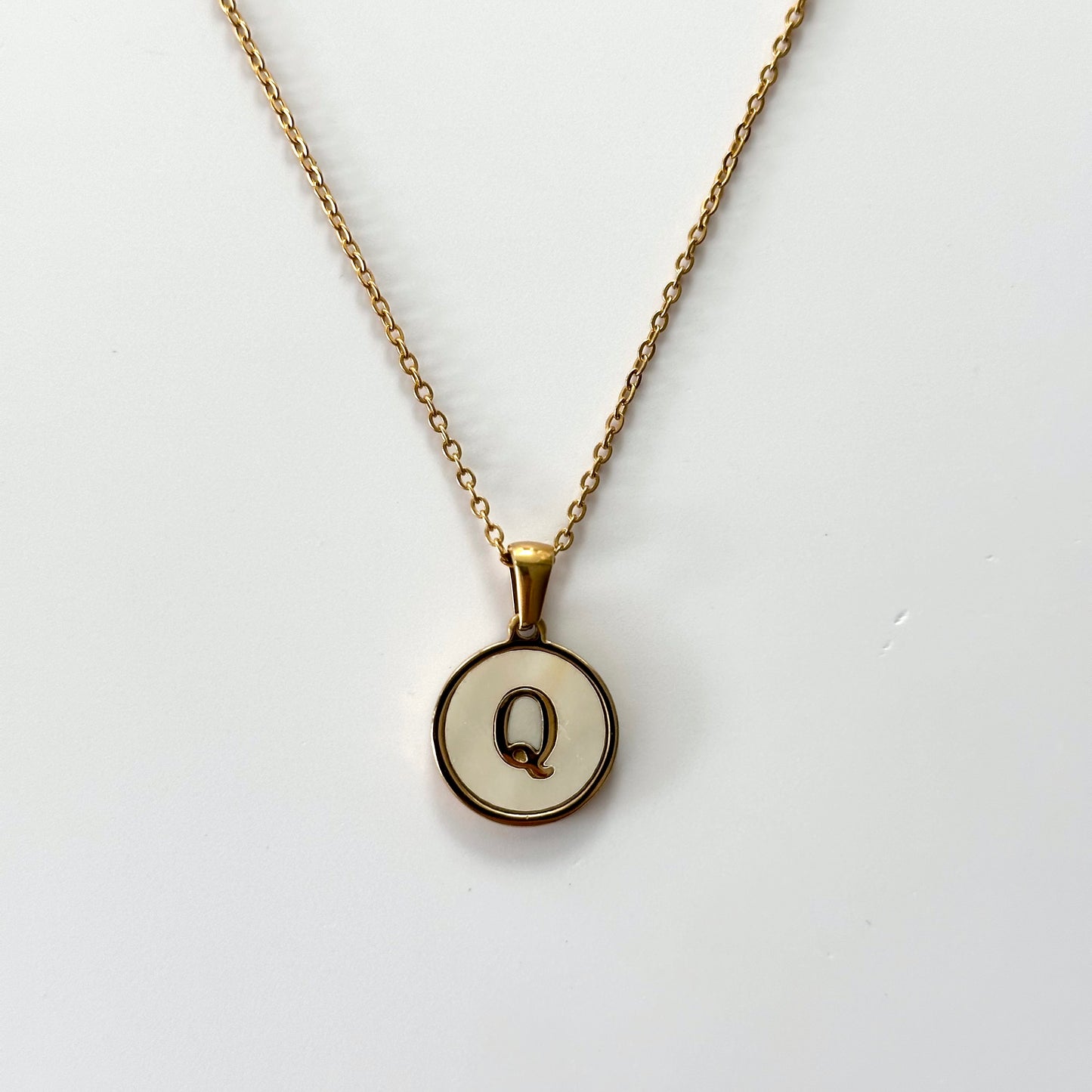 Collar Letra Blanca