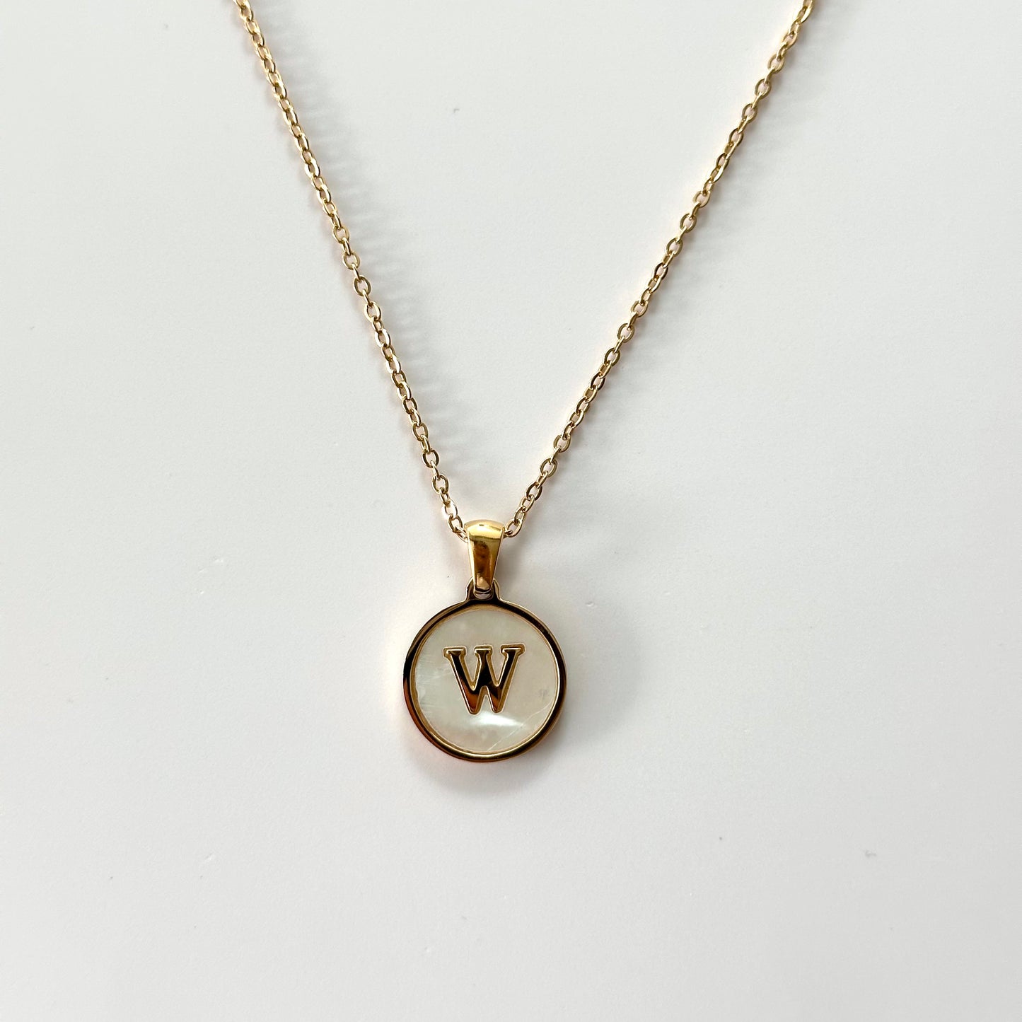 Collar Letra Blanca