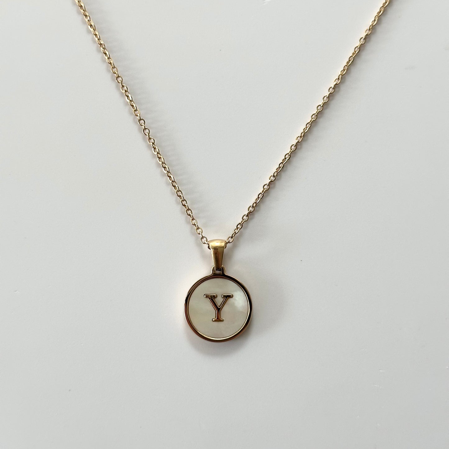 Collar Letra Blanca
