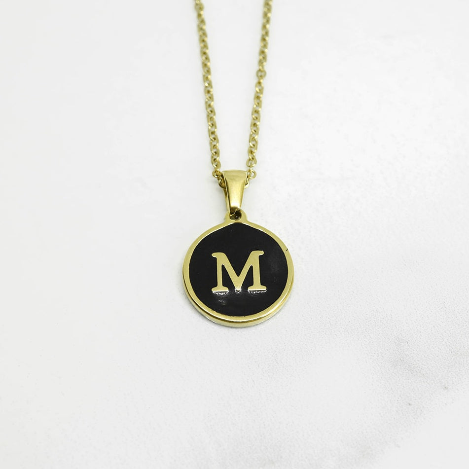 Collar Letra U y J Negra