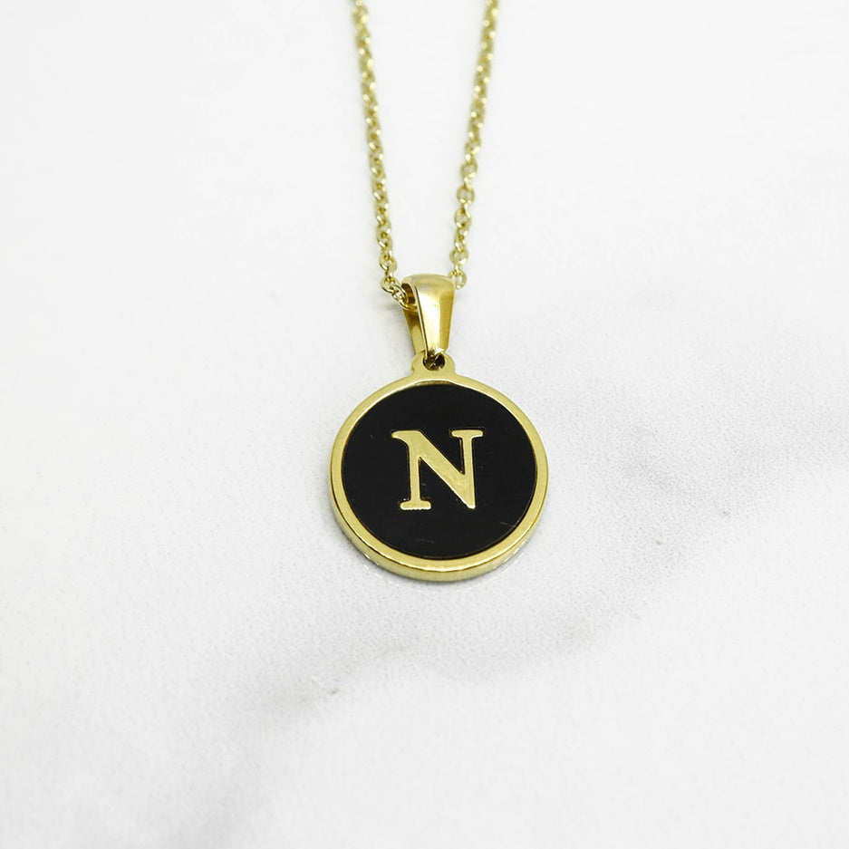 Collar Letra U y J Negra