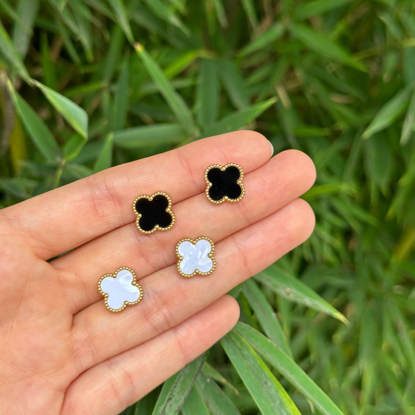 Aretes Trébol Blancos