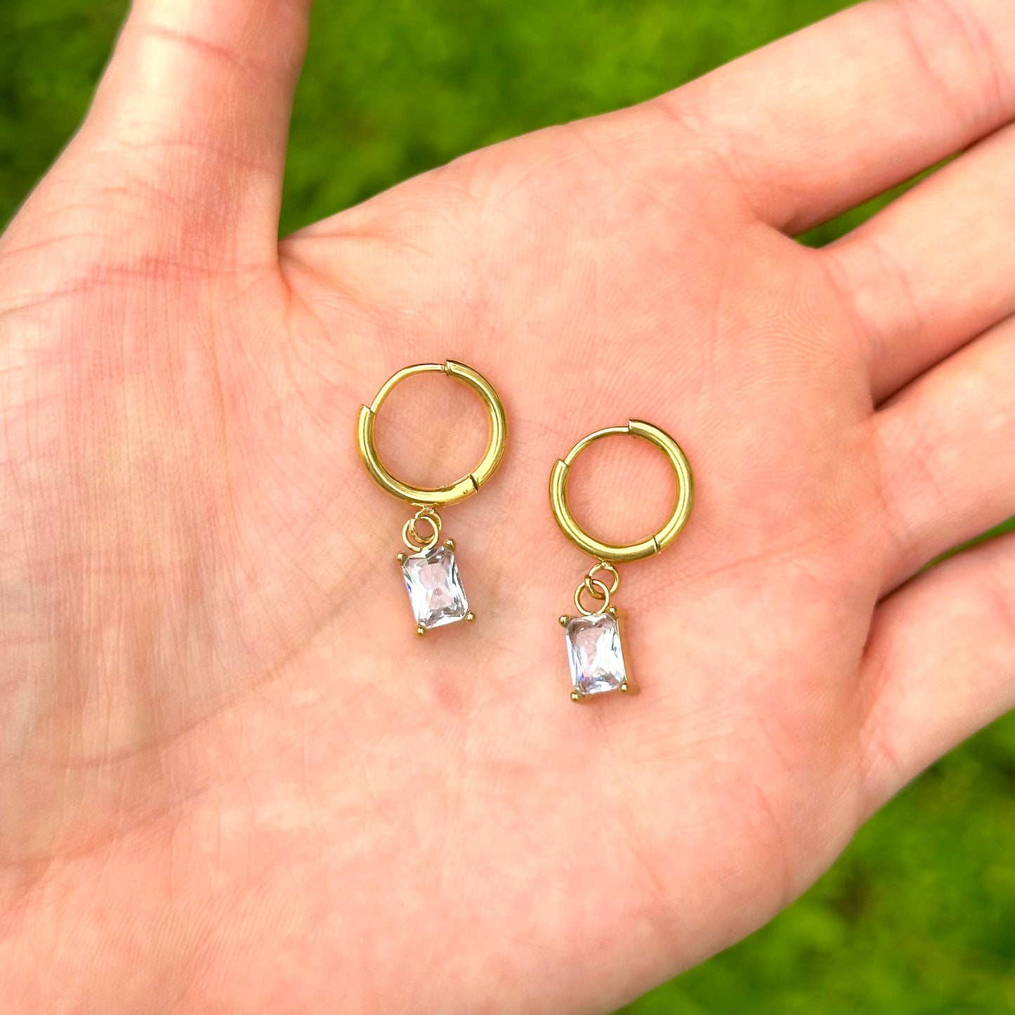 Aretes White Square