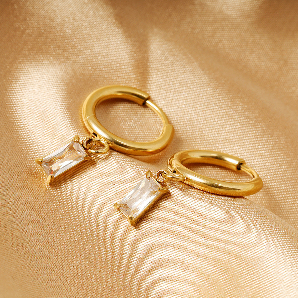 Aretes White Square