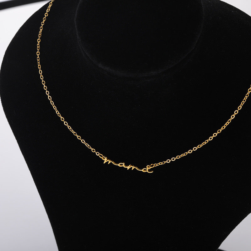 Collar Mamá Cursiva