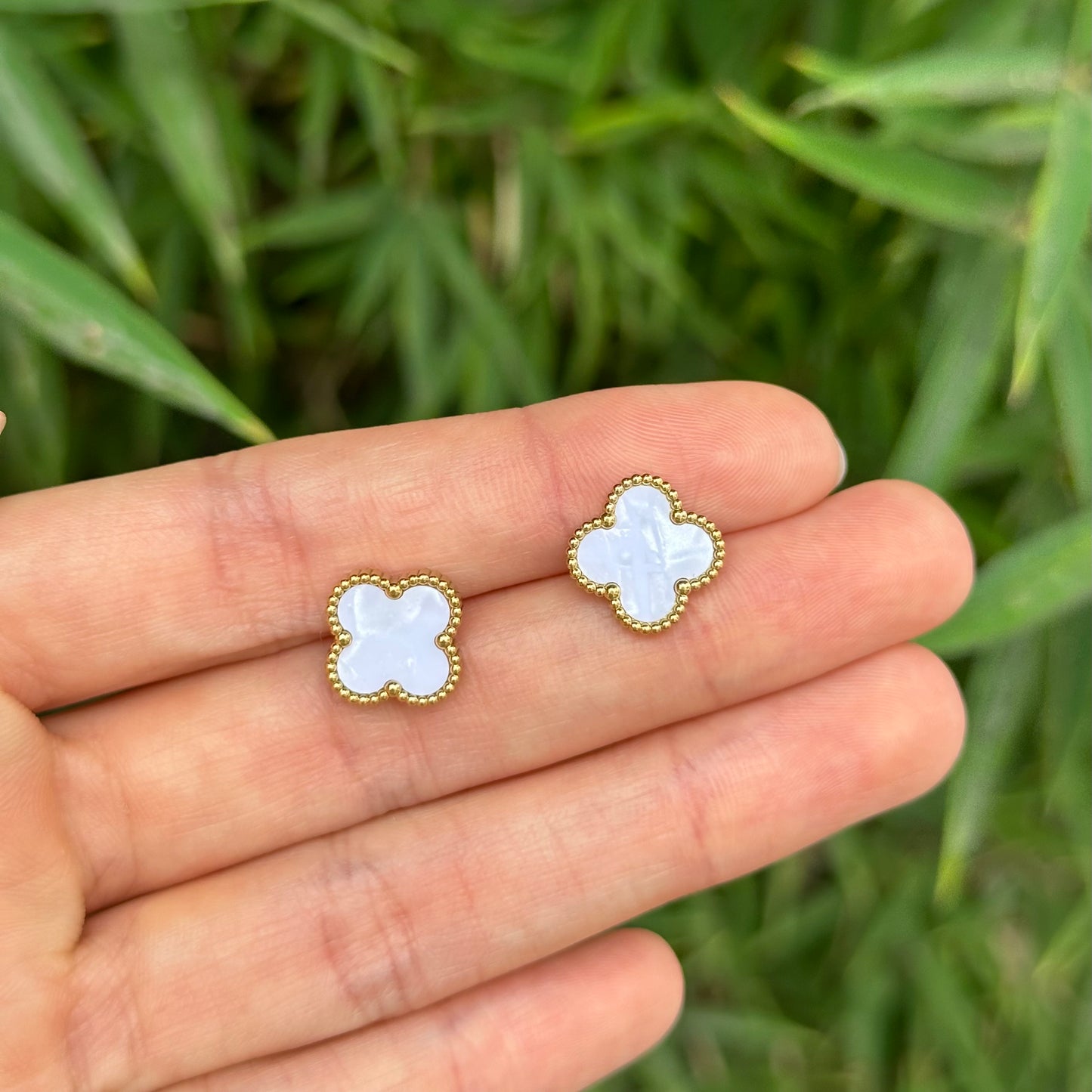 Aretes Trébol Blancos