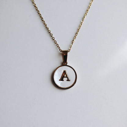 Collar Letra Blanca