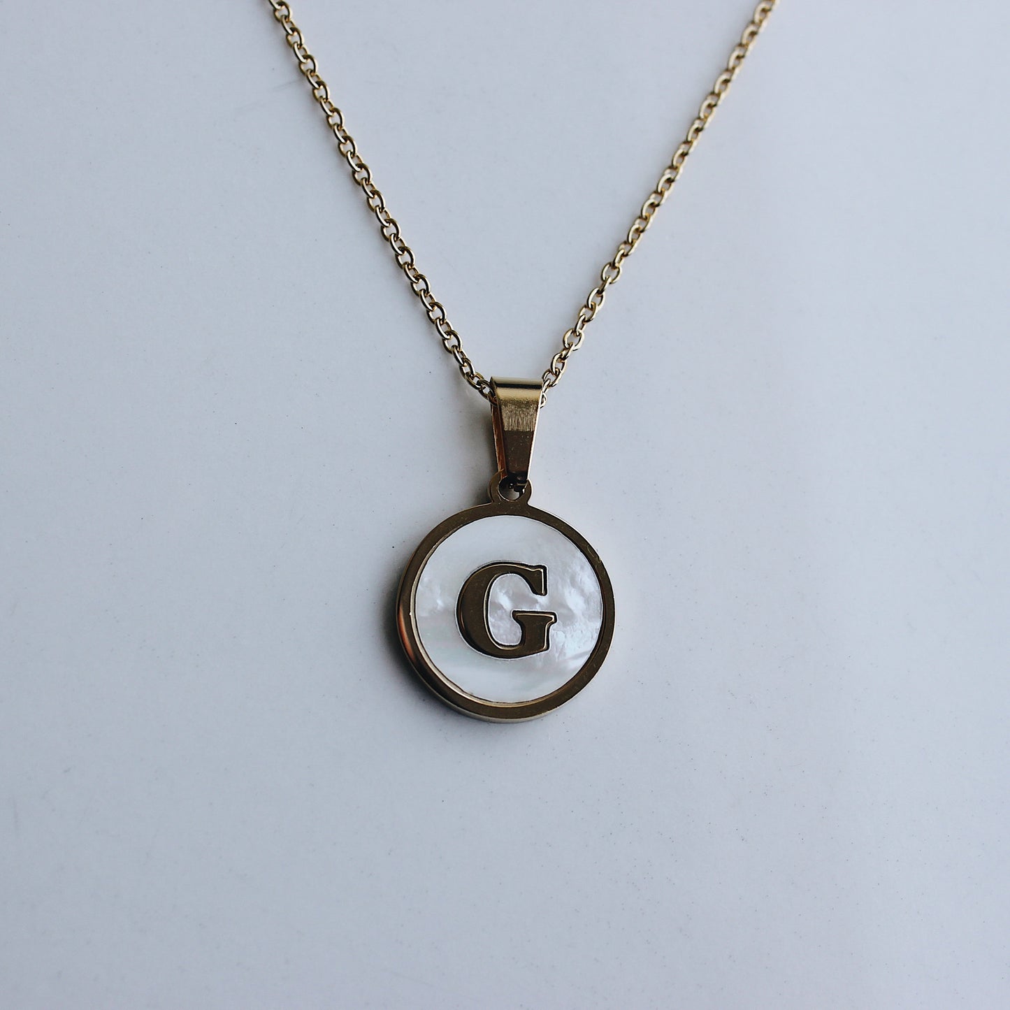 Collar Letra Blanca