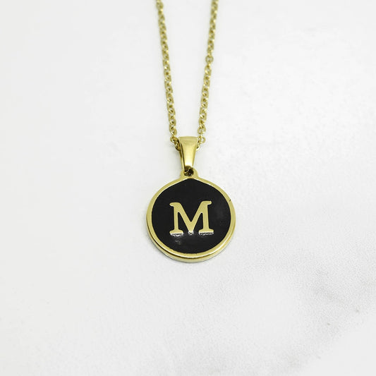 Collar Letra U Negra