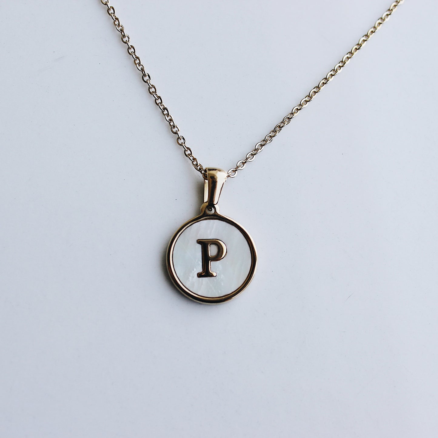 Collar Letra Blanca