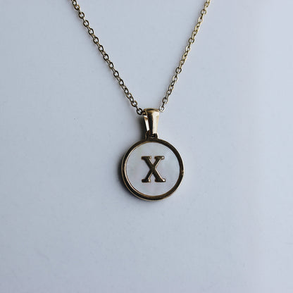 Collar Letra Blanca