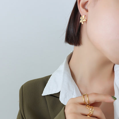 Aretes Flor Petalo