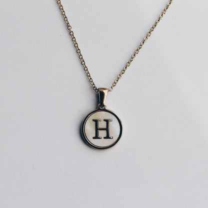 Collar Letra Blanca