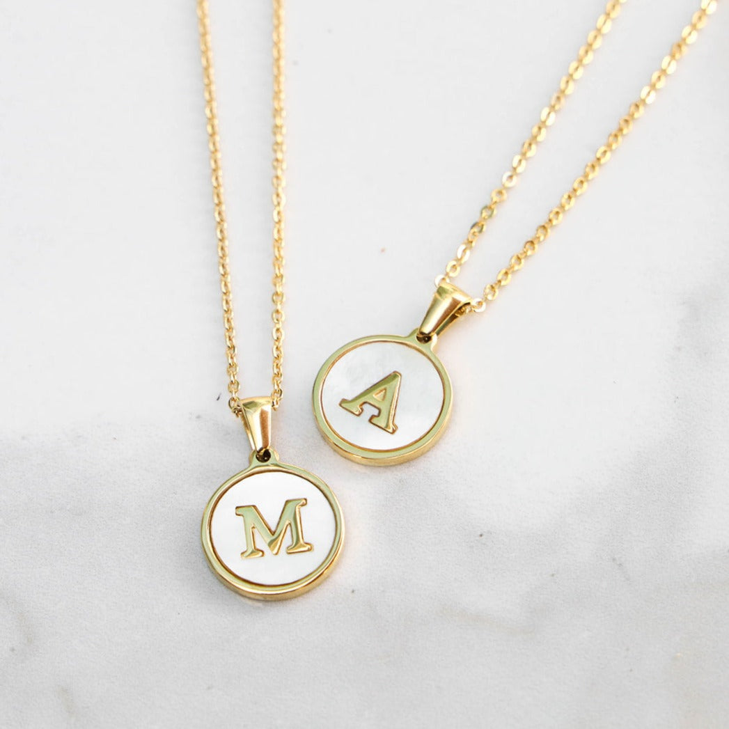 Collar Letra Blanca